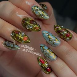 Aurora Nails