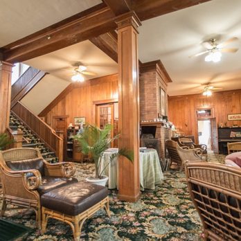 1911 Restaurant - American Near Me - Petoskey, Michigan