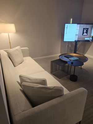 Hotel AKA Alexandria by null