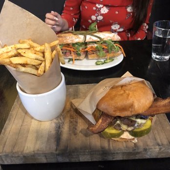Magpie Cafe - Magpie Single Burger with added bacon and fries - New American Near Me - Sacramento, California