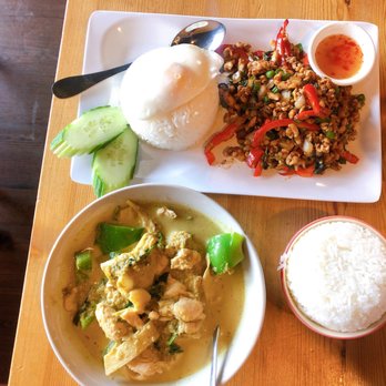 Jatujak - Green Curry and Holy Basil with Egg - Food Delivery Services Near Me - Toronto, Ontario