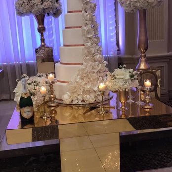 Roobina's Cake - Bakeries Near Me - Glendale, California