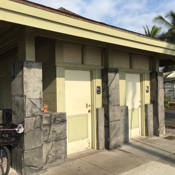 Honl's Beach - Toilet - Beaches Near Me - Kailua-Kona, Hawaii