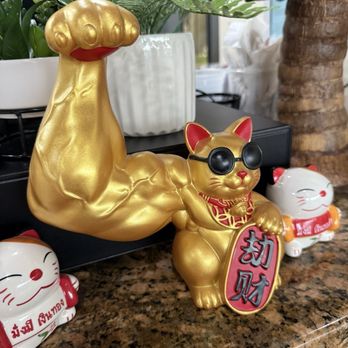 The Banana Leaf - i love this cat!! - Thai Near Me - Rocky Hill, Connecticut