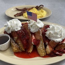 Pappy's Coffee Shop - Stuffed Freedom Toast