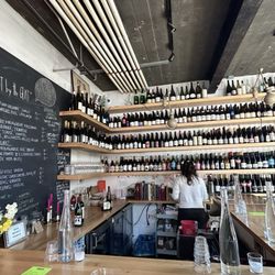 Bow Market - Wine shop