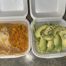 Supermercado La Esmeralda - Rice & beans, side of avocado and lettuce
