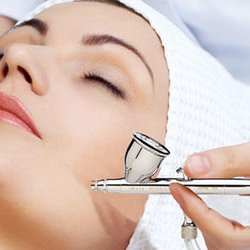 Kelly Reynolds Skincare - Intraceuticals Oxygen Serum Infusion - Celebrities treatments.
