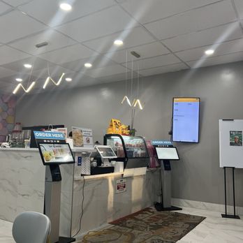 Goomo Tea Shop - Ordering area (all self kiosk order) - Bubble Tea Near Me - Walnut, California Goomo Tea Shop - Ordering area (all self kiosk order) - Bubble Tea Near Me - Walnut, California