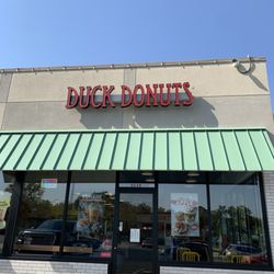 Duck Donuts - Outside.