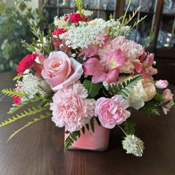 WhiteSummer Flowers & Decor