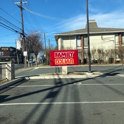 Family Dollar - Sign outside