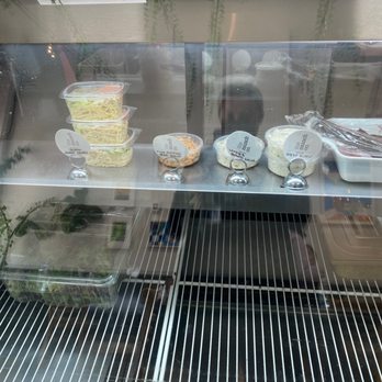 The Munch Company - Cold case of salads - Sandwiches Near Me - South Pasadena, California The Munch Company - Cold case of salads - Sandwiches Near Me - South Pasadena, California