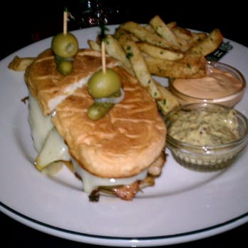 Ocho - Cubano - Lounges Near Me - San Antonio, Texas