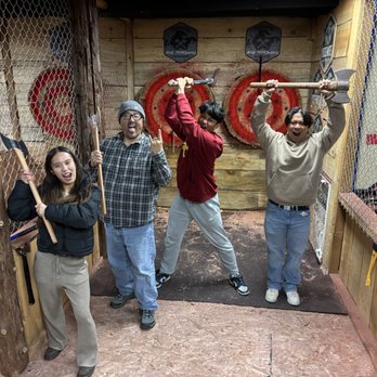 Yosemite Axe Throwing - Mammoth Lakes - Axe Throwing Near Me - Mammoth Lakes, California