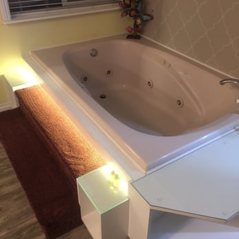 Big Bear Spa Suites - Spa fit for royalty!! - Hotels Near Me - Big Bear Lake, California Big Bear Spa Suites - Spa fit for royalty!! - Hotels Near Me - Big Bear Lake, California