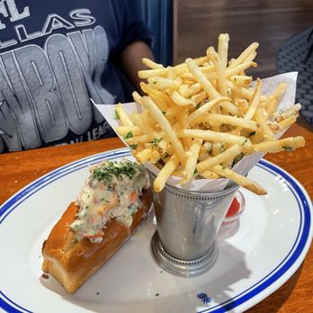 Hudson House - Lobster Roll in a Brioche Bun! Perfect! - Bars Near Me - Dallas, Texas Hudson House - Lobster Roll in a Brioche Bun! Perfect! - Bars Near Me - Dallas, Texas