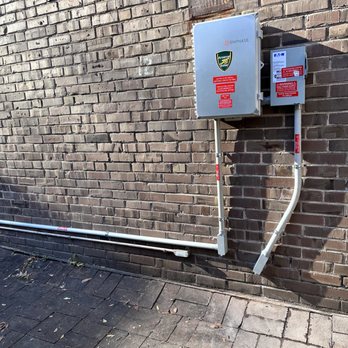 Chery Electric - Solar controller with a disconnect - Electricians Near Me Chery Electric - Solar controller with a disconnect - Electricians Near Me