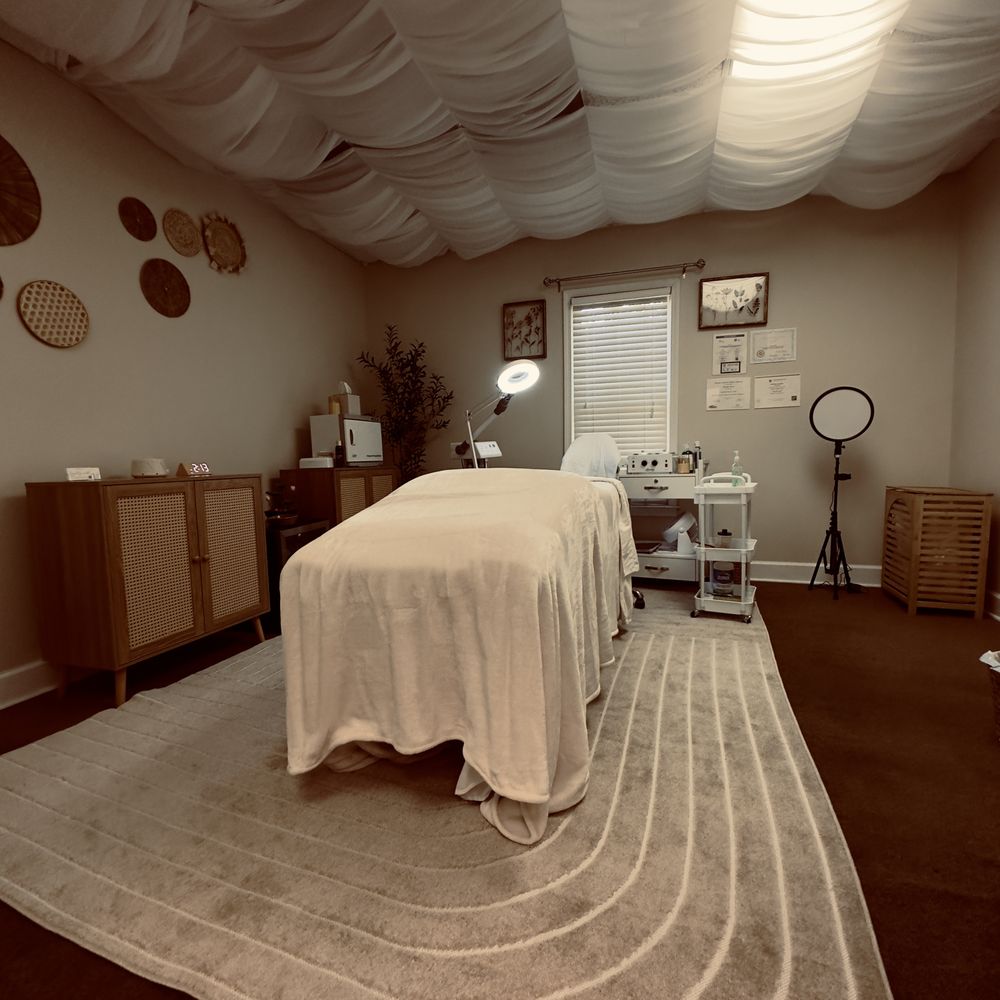 Serene Essence Wellness Spa Logo