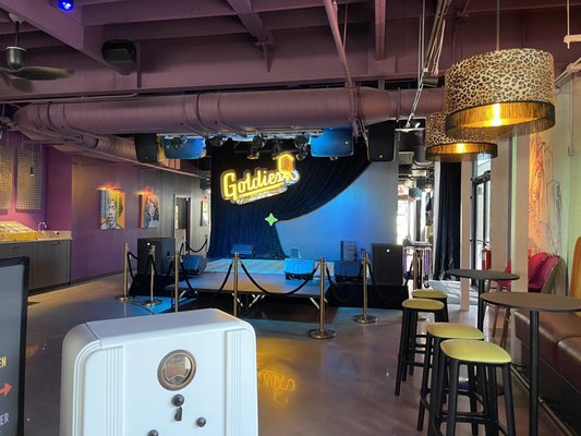 Goldie’s Live Music Bar & Restaurant by null