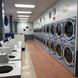 Dallas Laundromat - Washers and dryers