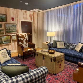 Graduate by Hilton Storrs - Lobby seating area - Hotels Near Me - Storrs, Connecticut