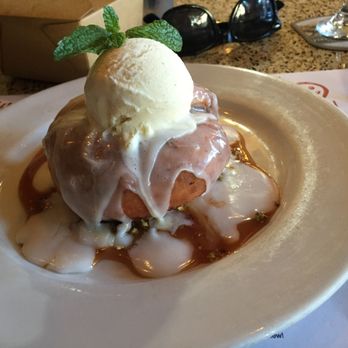Simmzy's - Apple filled donut circa 2016 - American Near Me - Manhattan Beach, California