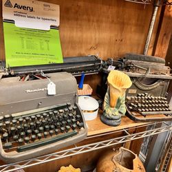 Chique, Unique and Antique - Vintage typewriters
