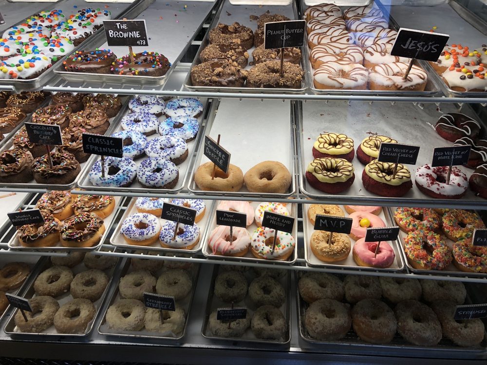 HURTS DONUTS 69 Photos & 72 Reviews 5121 Competition Dr, Bettendorf