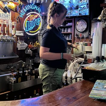 Hemingway's Bistro - No nonsense Tammy knows how to make a great cocktail. - Bars Near Me - Beaufort, South Carolina