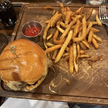 B2 Bistro + Bar - Short rib Sando - Cocktail Bars Near Me - Point Pleasant Beach, New Jersey