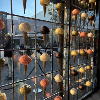 Venchi - Wall decorations - Gelato Near Me - San Diego, California