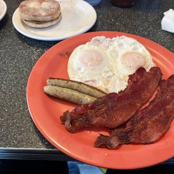 Buddy's Diner - Custom, egges, bacon, sausage and english muffin - Diners Near Me - Eugene, Oregon