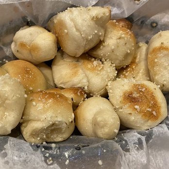 Larry's Italian Restaurant - Delicious hot garlic knots - Italian Near Me - Williamsburg, Virginia Larry's Italian Restaurant - Delicious hot garlic knots - Italian Near Me - Williamsburg, Virginia