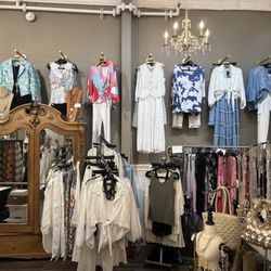 French Hen Boutique - Beautiful selection of clothes, jewelry and gifts