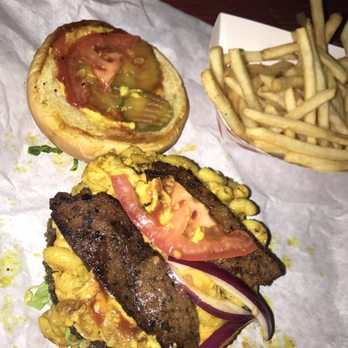 Arlo's Junior - Mac n Cheese burger! Yummy! With "bacon!" - Vegan Near Me - Austin, Texas Arlo's Junior - Mac n Cheese burger! Yummy! With "bacon!" - Vegan Near Me - Austin, Texas