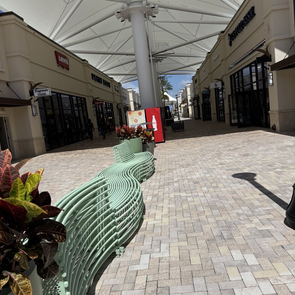 Tanger Outlets Palm Beach - Shopping Centers Near Me - West Palm Beach, Florida Tanger Outlets Palm Beach - Shopping Centers Near Me - West Palm Beach, Florida