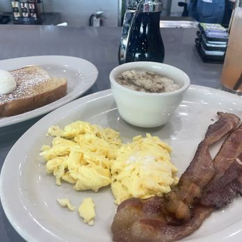 The Toasted Yolk Cafe - Two Eggs and A Cake - Breakfast & Brunch Near Me - Humble, Texas