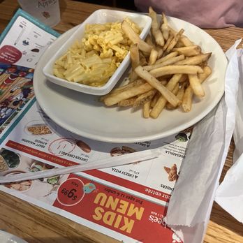 Applebee's Grill + Bar - Kids Macaroni & Cheese - Sports Bars Near Me - Staten Island, New York
