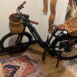 Bike Farm - Euphree City Bike w front and rear wicker baskets.