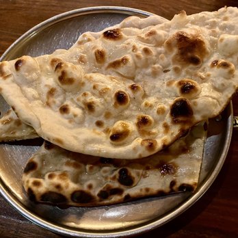 Mayura - Warm naan - Indian Near Me - Barcelona, B Mayura - Warm naan - Indian Near Me - Barcelona, B