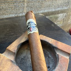 Cigar Page - Dry Texas Lancero