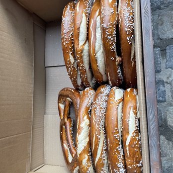 Augustiner-Keller - Large pretzels - Bavarian Near Me - Munich, BY