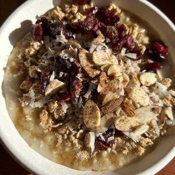 Fairfield by Marriott Inn & Suites Geneva Finger Lakes - Delicious oatmeal with so many topping options - Hotels Near Me - Geneva, New York Fairfield by Marriott Inn & Suites Geneva Finger Lakes - Delicious oatmeal with so many topping options - Hotels Near Me - Geneva, New York
