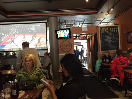 Collie's Sports Bar & Grill by null