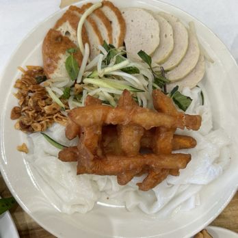 Banh Cuon Thanh Tri - Vietnamese Near Me - Garden Grove, California