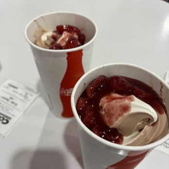 Costco - Swirl ice cream - they ran out of the clear cups - Wholesale Stores Near Me - Linda, California