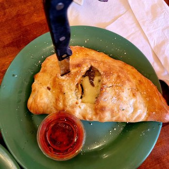 O Sole Mio Cucina Italiana - Oct 2021: Very Good Cheese Calzone w/ Sausage @ $9.25 -- Food Pic 8 of 9 - Italian Near Me - Newberry, Florida O Sole Mio Cucina Italiana - Oct 2021: Very Good Cheese Calzone w/ Sausage @ $9.25 -- Food Pic 8 of 9 - Italian Near Me - Newberry, Florida