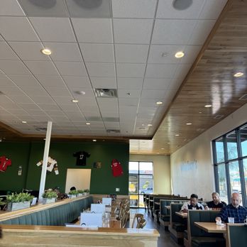 Whidbey's A Daytime Eatery - Inside - Breakfast & Brunch Near Me - Enterprise, Nevada