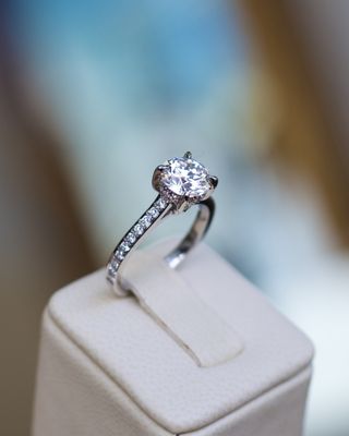 Mimo's Jewelry and Watches by null